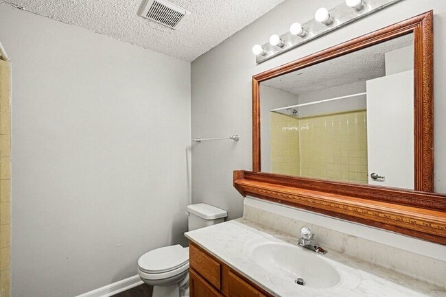 Building Photo - 6201 Turtle Neck Ln