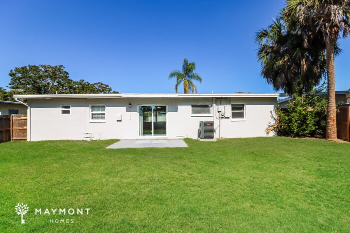 Building Photo - 3290 Hillsdale Ave