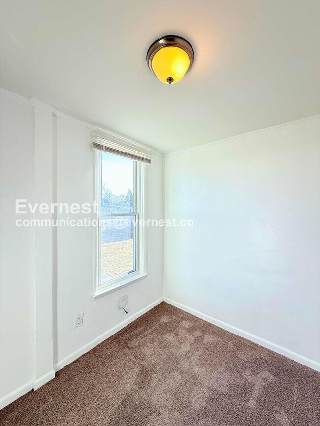 Building Photo - 1547 Airline Ave