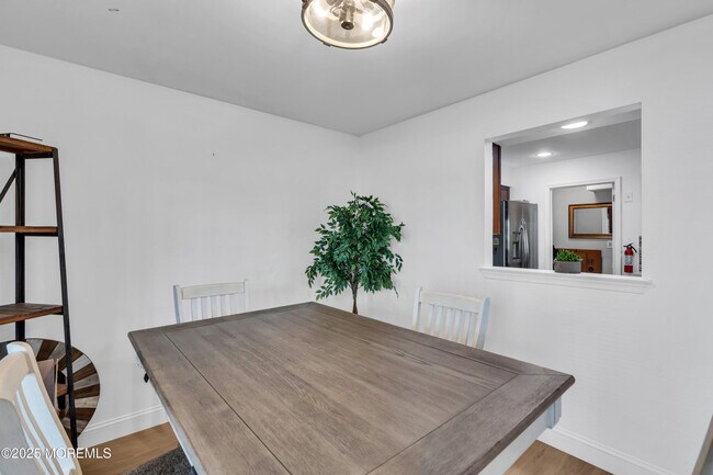 Building Photo - 127 Evergreen Ct