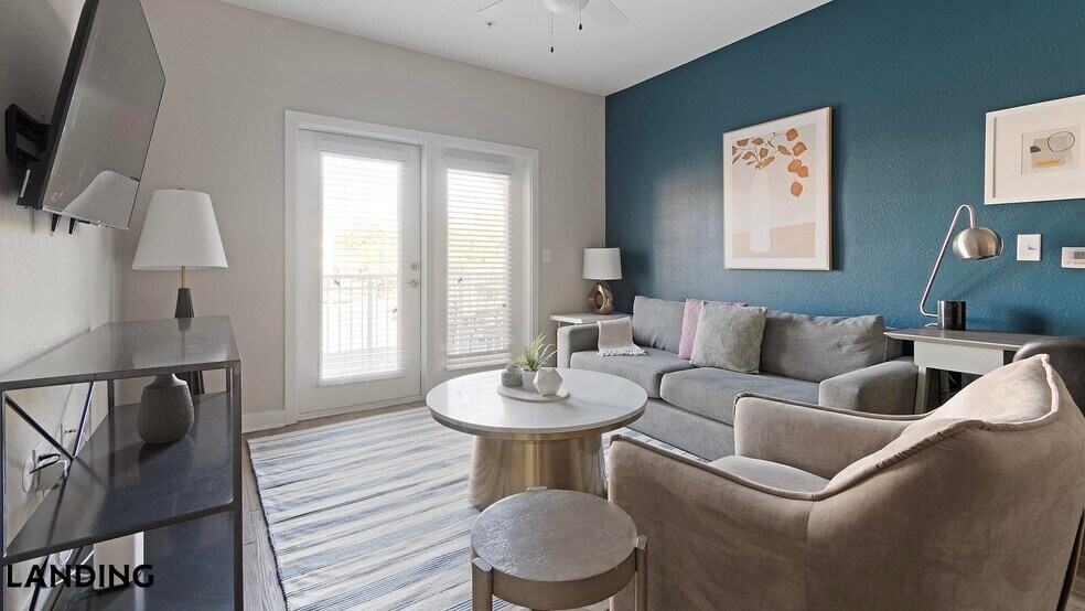 Building Photo - 215 Hunters Lk Wy