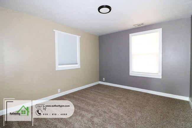 Building Photo - 1840 Heller Ln