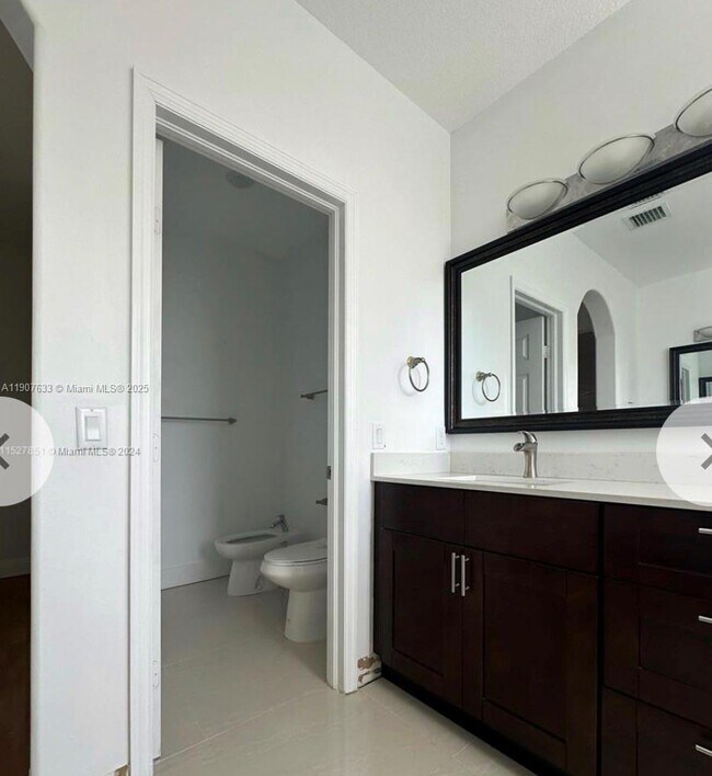 Building Photo - 16314 SW 61st Ln