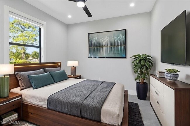 Building Photo - 2740 35th Ave NE