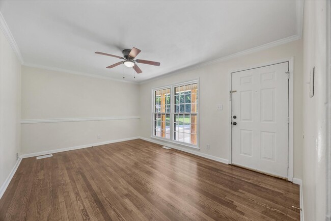 Building Photo - 2111 Shady Ln Cir NW