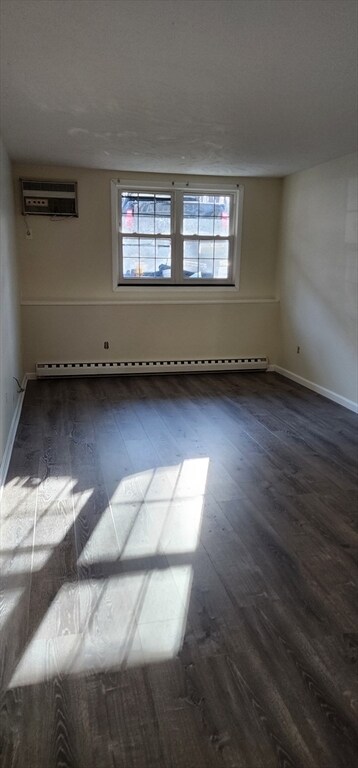 Building Photo - 74 Leonard Rd