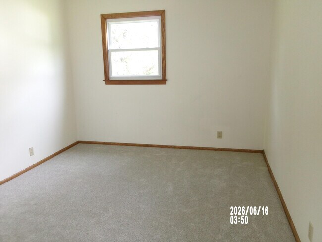 Building Photo - 18620 Midland Pl