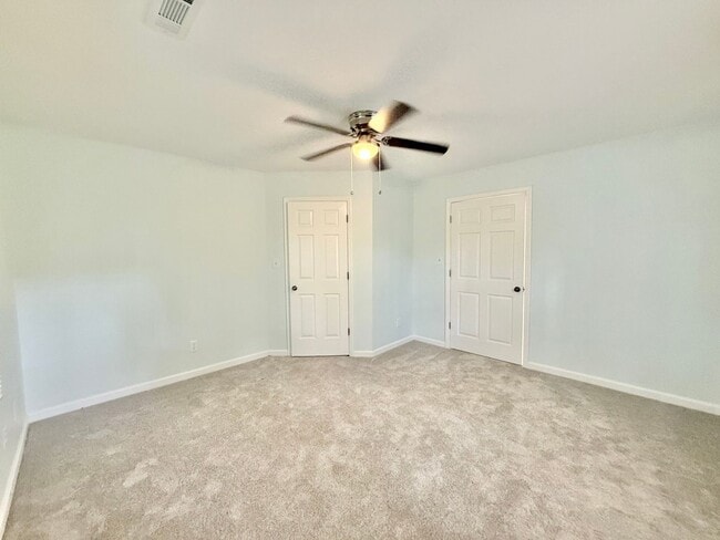 Building Photo - **OFFERING RENT PROMOTION FOR FIRST 6 MONT...