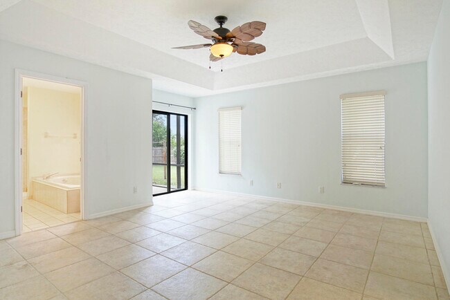 Building Photo - 1273 SW Albenga Ave