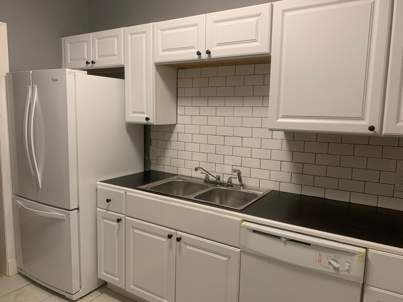 Updated kitchen - 4026 N State St