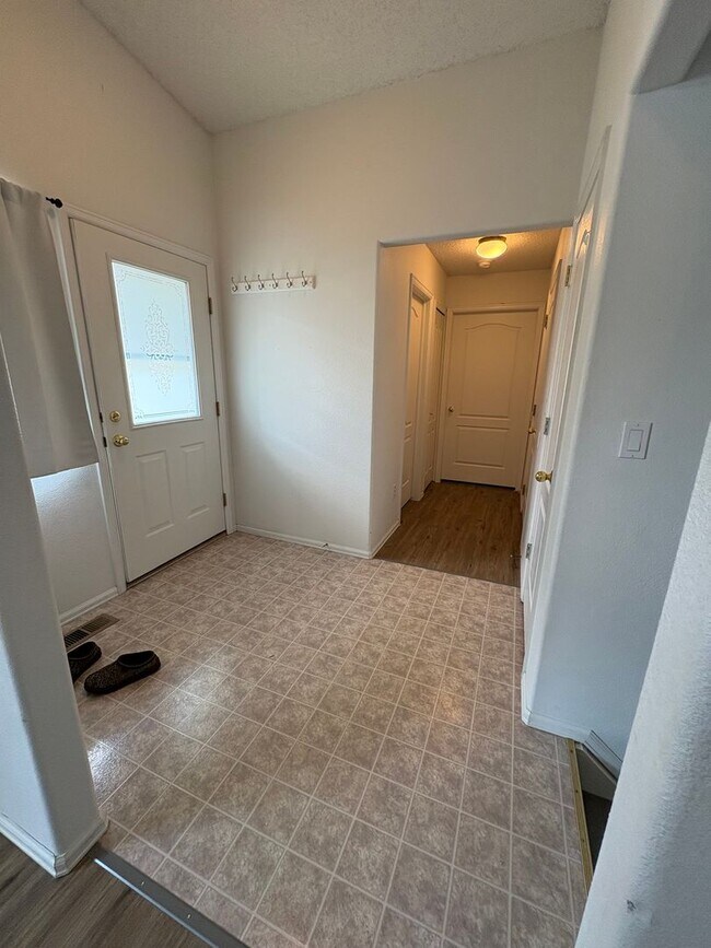Building Photo - 5050 Rill Valley Way