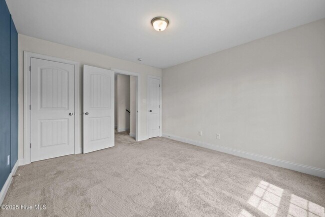 Building Photo - 541 Transom Wy