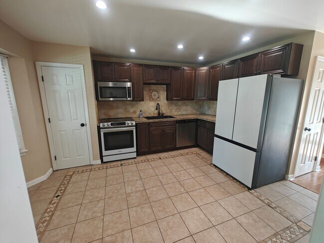 Building Photo - 8201 Skirmish Ln