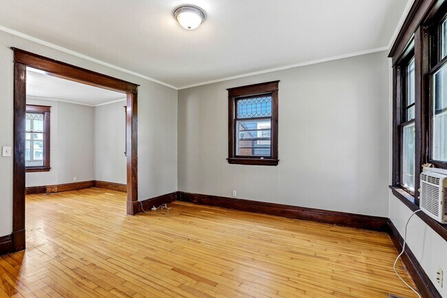 Building Photo - 884 Iglehart Ave