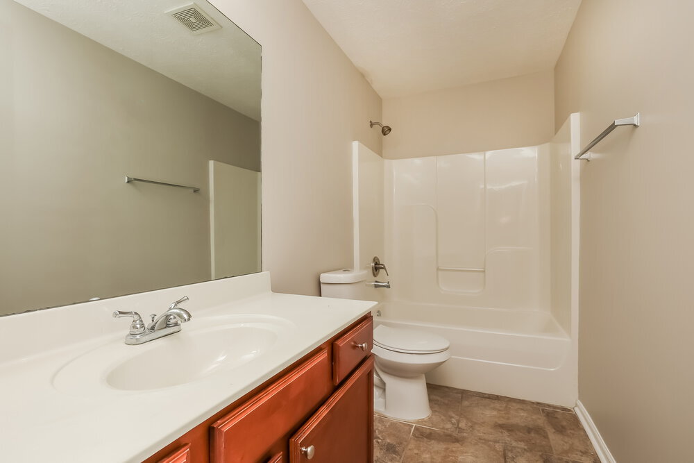 Building Photo - 300 Sarna Dr