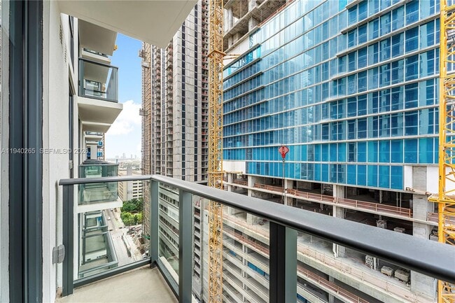 Building Photo - 11 NE 6th St