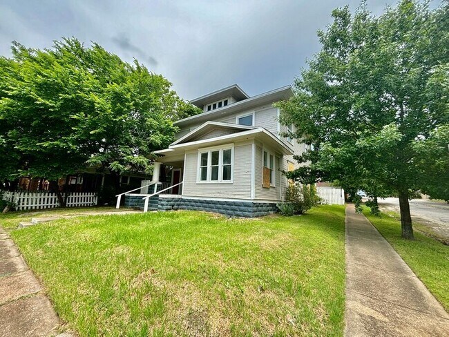 Building Photo - 1627 Alston Ave