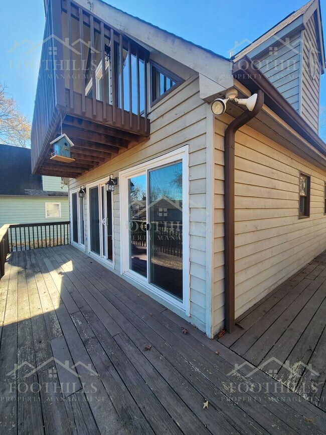 Building Photo - 235 Harbor Dr