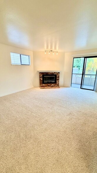 Interior Photo - Jackson Greens