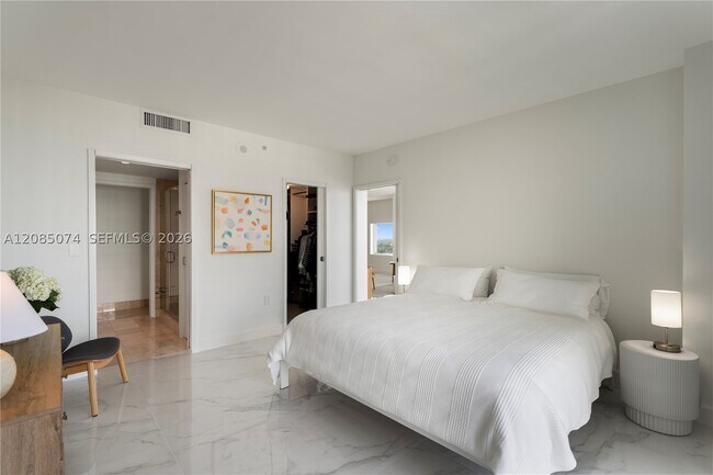 Building Photo - 3350 SW 27th St