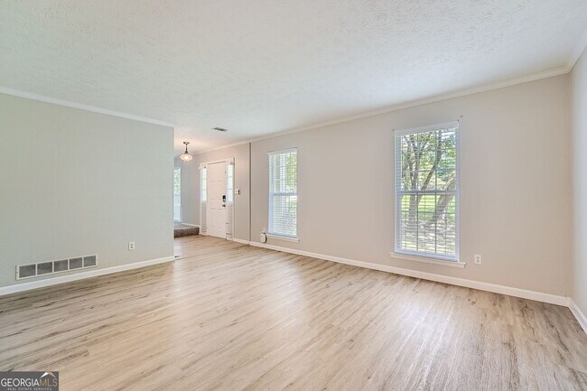 Building Photo - 493 Old Canton Rd