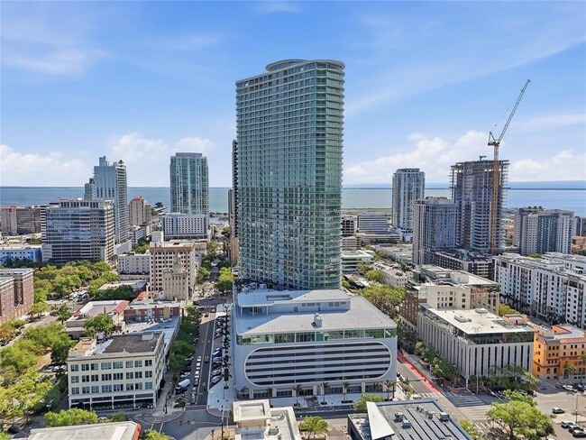 Building Photo - 400 Central Ave