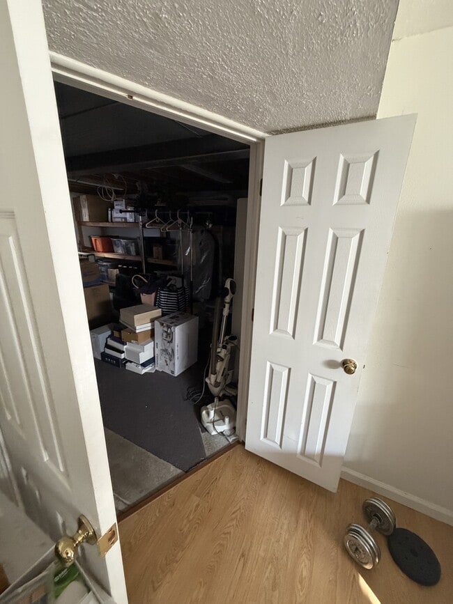 Building Photo - 4268 Stoneridge Dr