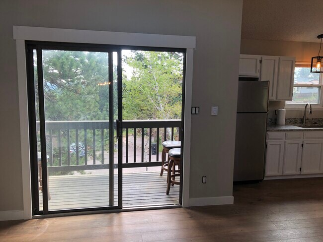 Building Photo - 30803 Hilltop Dr