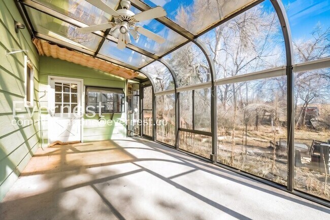 Building Photo - 4 Bed, 2.5 Bath Home with Garage / Available Soon!
