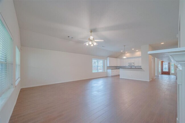 Building Photo - 11106 Fairway Dr