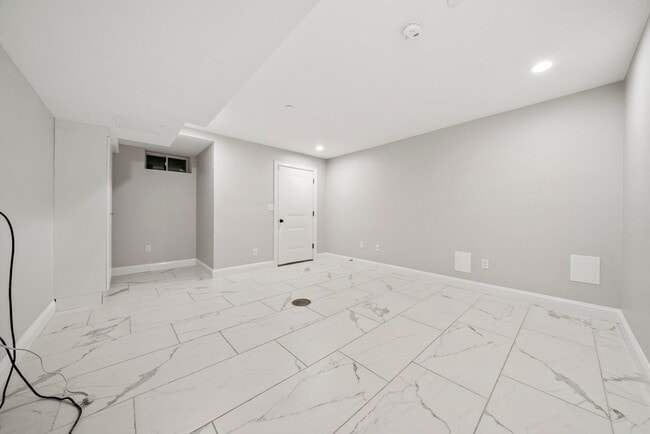 Building Photo - 469 Sherman St