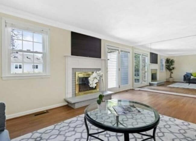 Building Photo - 546 Lincoln St