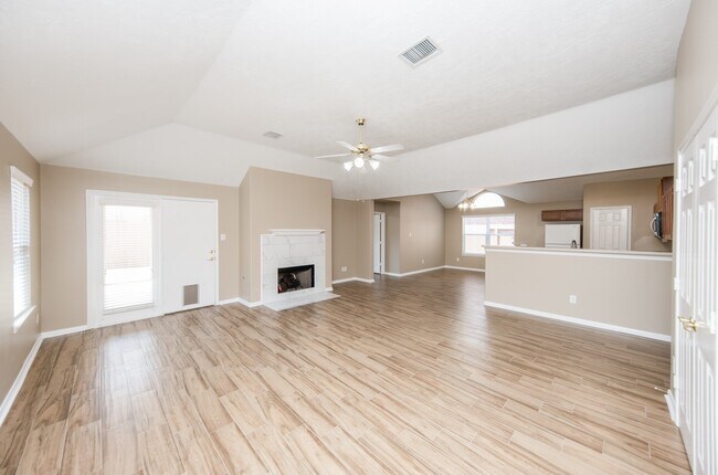 Building Photo - 19247 Dillsbury Ct