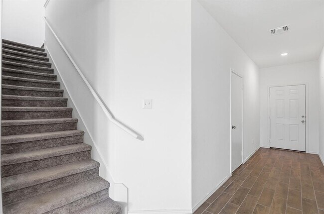 Building Photo - 1625 Brimhurst Dr