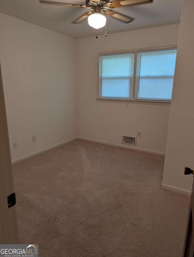 Building Photo - 4754 Winthrop Dr