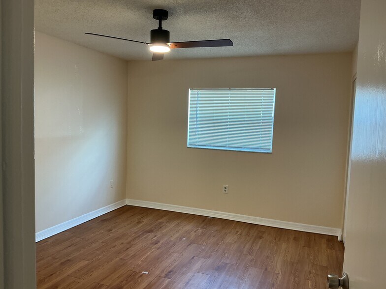 Building Photo - 179 Ulster Ln