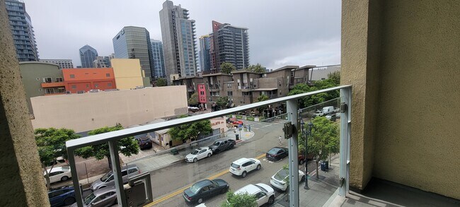 Building Photo - 1601 India St