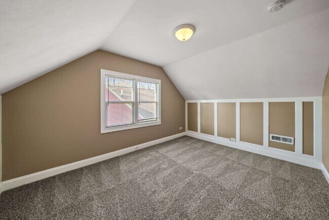 Building Photo - Updated 5-Bedroom, 2-Bath Home Across from...