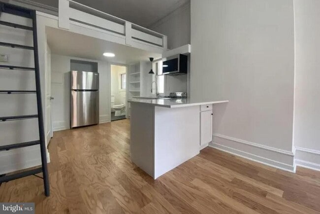 Building Photo - 1714 Mt Vernon St