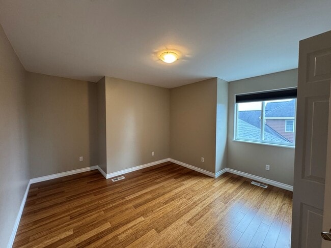 Building Photo - 15904 Noble Point Dr