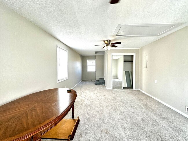 Building Photo - 4 Bedroom 2 Bath Home in Goose Creek