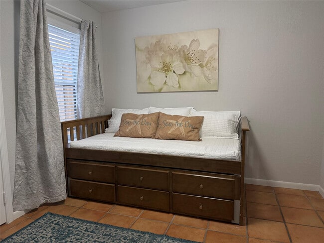 Building Photo - 607 SW 15th St