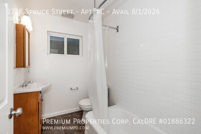 Building Photo - 1738 Spruce St