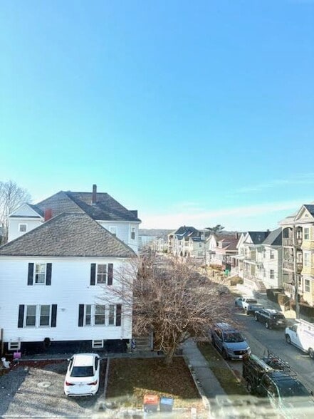 Building Photo - 653 Brock Ave