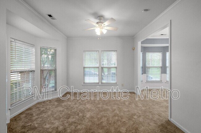 Building Photo - 9707 Mallard Glen Dr