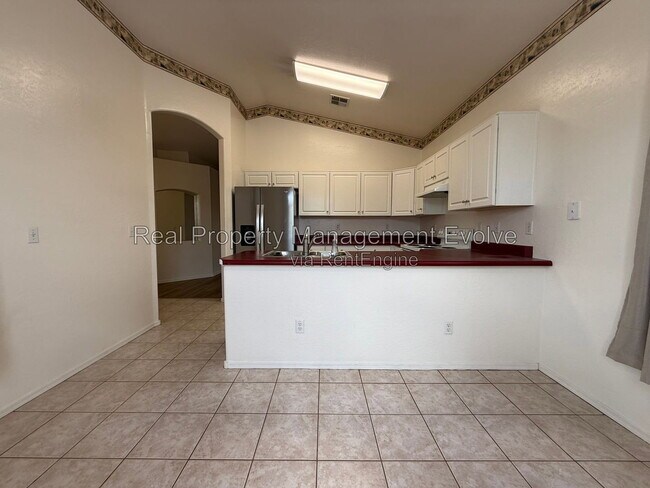 Building Photo - 8802 E University Dr