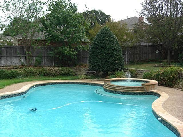 Building Photo - 1713 Water Lily Dr