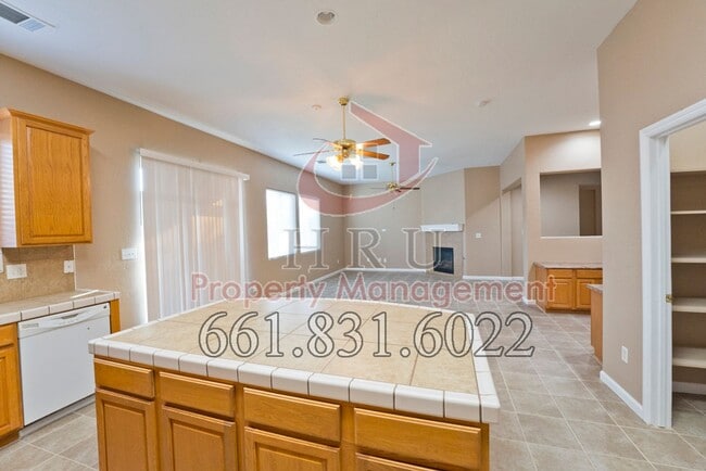 Building Photo - Ready to move in -4 bed+-2bath