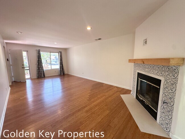 Building Photo - Remodeled single-level home in Peacock Hills (55+ Community)