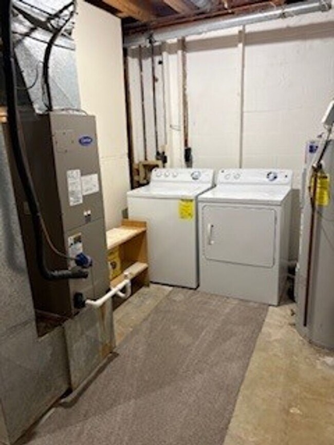 Building Photo - Large End Unit Townhome near Downtown Annapolis and Navy Stadium!